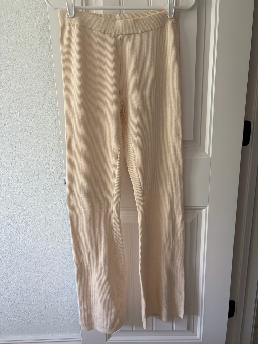 Wide-Leg Ribbed Knit Pants in Cream